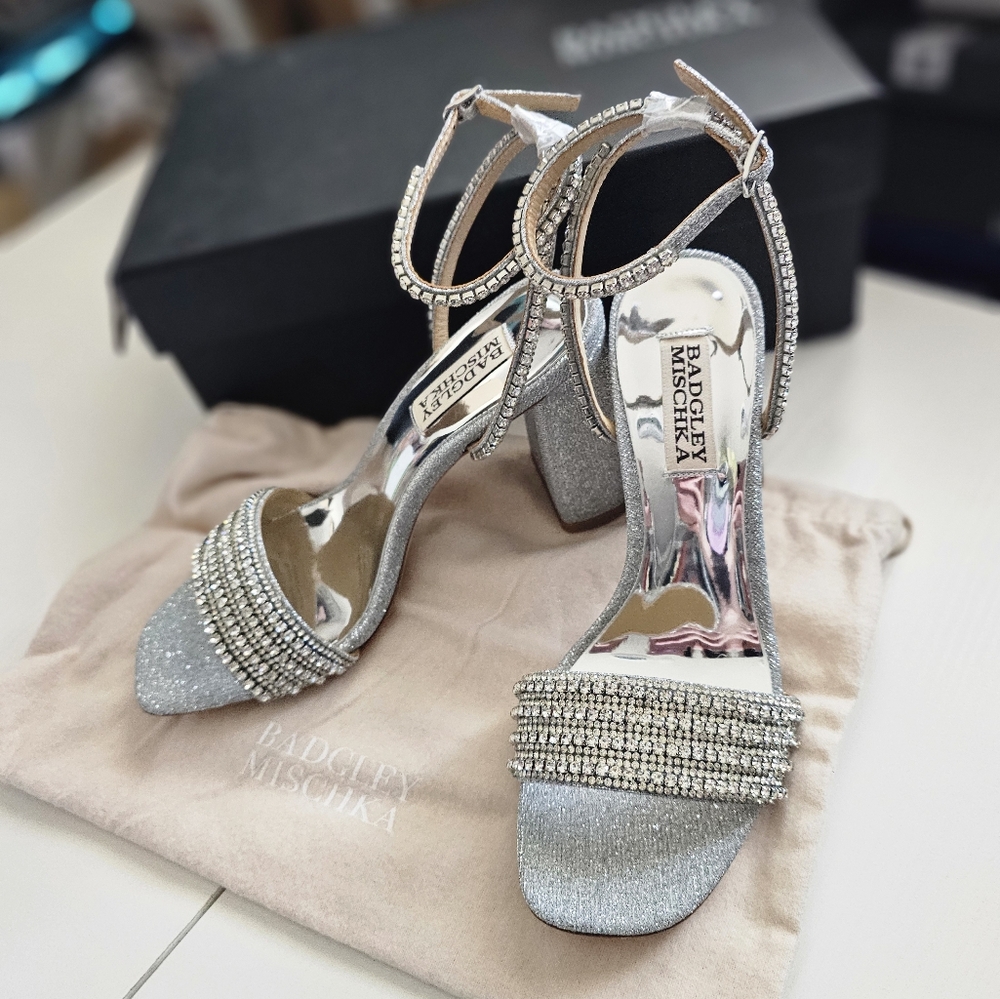 Badgley Mischka Silver Women's Sandals Size 6